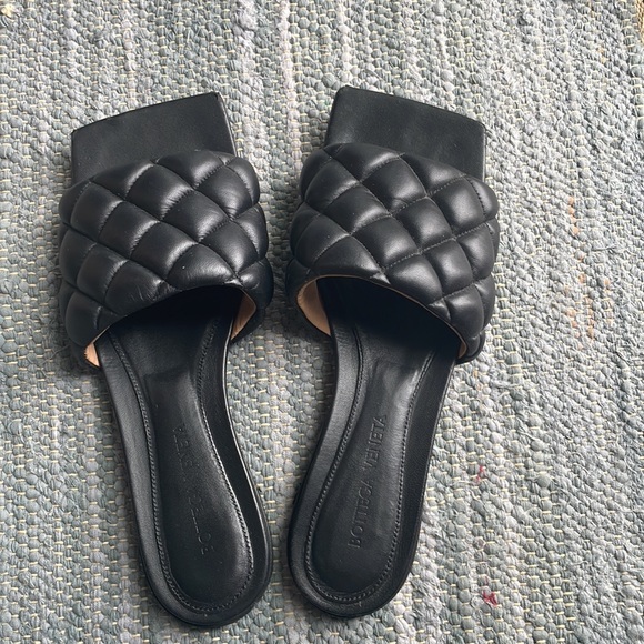Padded Flat Bottega Sandals - Picture 1 of 6